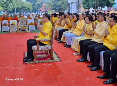 พิธีทำบุญตักบาตรเนื่องในวันอาสาฬหบูชาและวันเข้าพรรษา ... พารามิเตอร์รูปภาพ 1