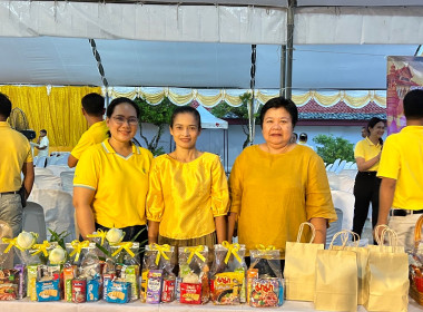 พิธีทำบุญตักบาตรเนื่องในวันอาสาฬหบูชาและวันเข้าพรรษา ... พารามิเตอร์รูปภาพ 15