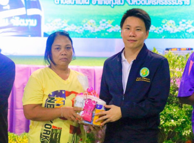 ลงพื้นที่ตรวจราชการติดตามการดำเนินงานของสหกรณ์กองทุนสวนยางไสกรูดการเกษตร จำกัด ตำบลนาไม้ไผ่ อำเภอทุ่งสง จังหวัดนครศรีธรรมราช โดยมี นายวิศิษฐ์ ศรีสุวรรณ์ อธิบดีกรมส่งเสริมสหกรณ์ นายประวัติ แดงบรรจง รองอธิบดีกรมส่งเสริมสหกรณ์ นายไพฑูรย์ ชนะชู ผู้ตรวจราชการ ... พารามิเตอร์รูปภาพ 60