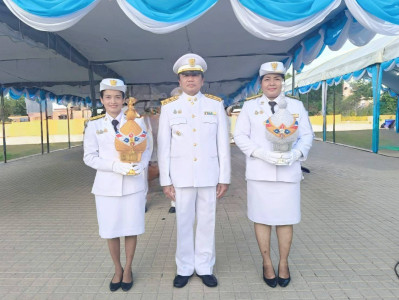 พิธีถวายเครื่องราชสักการะและวางพานพุ่มและพิธีจุดเทียนถวายพระพรชัยมงคล กิจกรรมเฉลิมพระเกียรติสมเด็จพระนางเจ้าสิริกิติ์ พระบรมราชินีนาถ พระบรมราชชนนีพันปีหลวง เนื่องในโอกาสวันเฉลิมพระชนมพรรษา ... พารามิเตอร์รูปภาพ 1