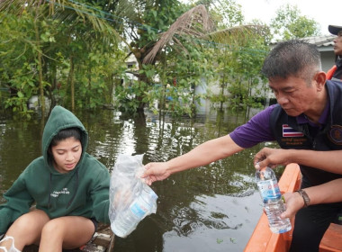 ลงพื้นที่สนับสนุนอาหารกล่องและน้ำดื่มให้เกษตรกรผู้ประสบภัยอุทกภัย ณ ตำบลช้างซ้าย อำเภอพระพรหม ตามนโยบายปลัดกระทรวงเกษตรและสหกรณ์ ที่มอบหมายให้ศูนย์ติดตามและแก้ไขปัญหาภัยพิบัติจังหวัด บูรณาการเร่งช่วยเหลือเพื่อบรรเทาทุกข์ให้ประชาชนในเบื้องต้น ... พารามิเตอร์รูปภาพ 14