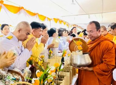 พิธีเจริญพระพุทธมนต์และทำบุญตักบาตรถวายพระราชกุศล ... พารามิเตอร์รูปภาพ 6