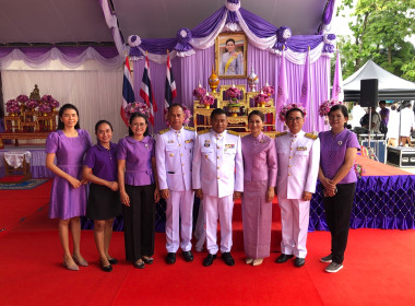 พิธีเจริญพระพุทธมนต์และทำบุญตักบาตรถวายพระราชกุศล ... พารามิเตอร์รูปภาพ 9