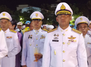 พิธีถวายเครื่องราชสักการะและวางพานพุ่มและพิธีจุดเทียนถวายพระพรชัยมงคล เนื่องในโอกาสวันเฉลิมพระชนมพรรษา สมเด็จพระนางเจ้าสุทิดา พัชรสุธาพิมลลักษณ พระบรมราชินี ณ สนามหน้าเมืองนครศรีธรรมราช อ.เมือง จ.นครศรีธรรมราช ... พารามิเตอร์รูปภาพ 3