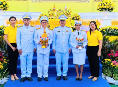 พิธีถวายเครื่องราชสักการะและวางพานพุ่ม ... พารามิเตอร์รูปภาพ 7