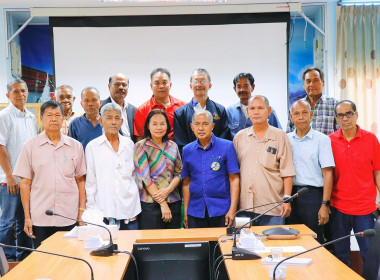 การประชุมเลือกตั้งและแต่งตั้งคณะกรรมการกลางกลุ่มเกษตรกรระดับจังหวัด ซึ่งมีผู้เข้าร่วมประชุมประกอบด้วย ประธานคณะกรรมการกลางกลุ่มเกษตรกรระดับอำเภอ จำนวน 14 อำเภอ จากทั้งหมด 22 อำเภอ ร่วมกันพิจารณาเลือกตั้งประธานคณะกรรมการกลางกลุ่มเกษตรกรระดับจังหวัด โดยที่ ... พารามิเตอร์รูปภาพ 1
