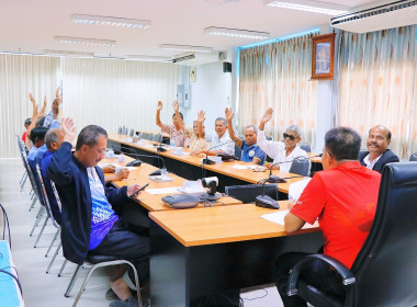 การประชุมเลือกตั้งและแต่งตั้งคณะกรรมการกลางกลุ่มเกษตรกรระดับจังหวัด ซึ่งมีผู้เข้าร่วมประชุมประกอบด้วย ประธานคณะกรรมการกลางกลุ่มเกษตรกรระดับอำเภอ จำนวน 14 อำเภอ จากทั้งหมด 22 อำเภอ ร่วมกันพิจารณาเลือกตั้งประธานคณะกรรมการกลางกลุ่มเกษตรกรระดับจังหวัด โดยที่ ... พารามิเตอร์รูปภาพ 28