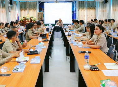 การประชุมขับเคลื่อนการปฏิบัติงานตามระบบการส่งเสริมสหกรณ์และกลุ่มเกษตรกร ประจำเดือนตุลาคม 2568 ของสำนักงานสหกรณ์จังหวัดนครศรีธรรมราช ประจำปีงบประมาณ พ.ศ.2569 วาระก่อนการประชุม ได้มีการมอบเกียรติคุณนักส่งเสริมสหกรณ์ดีเด่นและพนักงานราชการดีเด่น ประจำปี พ.ศ. ... พารามิเตอร์รูปภาพ 5