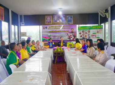 ลงพื้นที่มอบหนังสืออนุญาตให้ใช้ตราสัญลักษณ์สิ่งบ่งชี้ทางภูมิศาสตร์ไทย สินค้าส้มโอทับทิมสยามปากพนัง แบบรายเดี่ยว จำนวน 15 ราย และแบบรายกลุ่ม จำนวน 2 กลุ่ม พร้อมด้วยสติกเกอร์ตราสัญลักษณ์สิ่งบ่งชี้ทางภูมิศาสตร์ (GI) ไทย จำนวน 20 แผ่น ณ ไร่สุขสวัสดิ์สุข จำนว ... พารามิเตอร์รูปภาพ 3