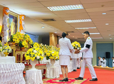 พิธีเจริญพระพุทธมนต์และทำบุญตักบาตรถวายพระราชกุศล ... พารามิเตอร์รูปภาพ 16