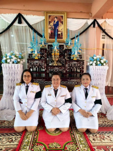 พิธีบำเพ็ญกุศลสวดพระพุทธมนต์เพื่ออุทิศถวายเป็นพระราชกุศลสมเด็จพระนางเจ้าสิริกิติ์ พระบรมราชินีนาถ พระบรมราชชนนีพันปีหลวง ในการนี้ นายศิวกร ศรีภักดี สหกรณ์จังหวัดนครศรีธรรมราช มอบหมายให้ นางสาวสุมนา นาคแก้ว ผู้อำนวยการกลุ่มส่งเสริมสหกรณ์ 3 พร้อมด้วยบุคลาก ... พารามิเตอร์รูปภาพ 1