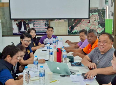 ประชุมเตรียมความพร้อมการลงรังวัดพื้นที่สงวนเพื่อกิจการนิคมสหกรณ์ โครงการงานสำรวจวงรอบรายแปลง และนำเข้าข้อมูลสู่ระบบ GIS ตามโครงการเพิ่มประสิทธิภาพงานจัดที่ดิน ในการนี้มี เจ้าหน้าที่ กิจการร่วมค้า ไซอีก เอ็มแอลเอส เป็นผู้ชี้แจง โดยมีกำนัน ผู้ใหญ่บ้าน และส ... พารามิเตอร์รูปภาพ 4