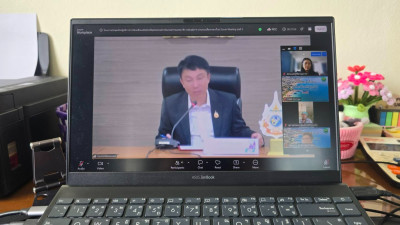 โครงการประชุมเชิงปฏิบัติการขับเคลื่อนผลิตภัณฑ์ชุมชนของสถาบันเกษตรกรและสมาชิก ระดับภูมิภาค ผ่านระบบสื่อสารทางไกล Zoom meeting โดยมีนายนิรันดร์ มูลธิดา อธิบดีกรมส่งเสริมสหกรณ์ เป็นประธานพิธีเปิดโครงการฯ มีวัตถุประสงค์เพื่อให้องค์ความรู้แก่สถาบันเกษตรและเจ้ ... พารามิเตอร์รูปภาพ 1