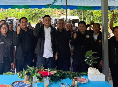 ลงพื้นที่ตรวจติดตามการดำเนินงานตามนโยบายของกระทรวงเกษตรและสหกรณ์ในพื้นที่จังหวัดนครศรีธรรมราช โดยในช่วงเช้าได้เข้าพบ นายสมชาย ลีหล้าน้อย ผู้ว่าราชการจังหวัดนครศรีธรรมราช เพื่อหารือและรับทราบผลการขับเคลื่อนงานด้านการเกษตรและสหกรณ์ของจังหวัด โดยมี นายศิวกร ... พารามิเตอร์รูปภาพ 7