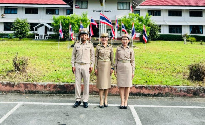 ร่วมกันเคารพธงชาติไทยและร้องเพลงชาติไทย ... พารามิเตอร์รูปภาพ 1