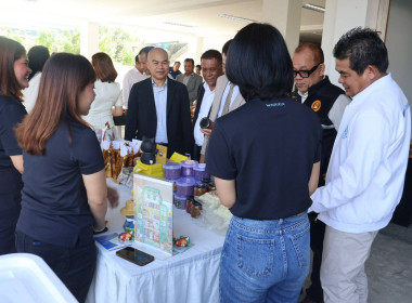 ร่วมแสดงความยินดีแก่คณะกรรมการดำเนินการ เจ้าหน้าที่ ... พารามิเตอร์รูปภาพ 6