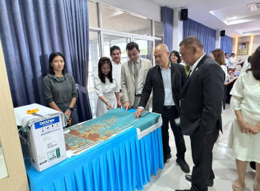 ร่วมแสดงความยินดีแก่คณะกรรมการดำเนินการ เจ้าหน้าที่ ... พารามิเตอร์รูปภาพ 12