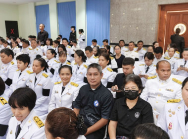 พิธีสวดพระพุทธมนต์ ถวายดอกไม้จันทน์ และบำเพ็ญกุศลอุทิศถวาย ... พารามิเตอร์รูปภาพ 2