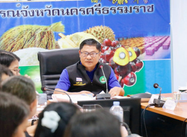 ตรวจเยี่ยมและรับฟังปัญหาของสมาชิกสหกรณ์นิคมประมงนครศรีธรรมราช จำกัด ณ จุดรวบรวมผลผลิตของสมาชิกสหกรณ์ โดยรับทราบถึงปัญหาความเดือดร้อนในเรื่องของการต่อทะเบียนเกษตรกรผู้เพาะเลี้ยงสัตว์น้ำของสมาชิกสหกรณ์ รวมทั้งเรื่องการขออนุญาตการเข้าทำประโยชน์ในที่ดินและติ ... พารามิเตอร์รูปภาพ 9