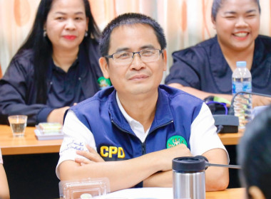 ตรวจเยี่ยมและรับฟังปัญหาของสมาชิกสหกรณ์นิคมประมงนครศรีธรรมราช จำกัด ณ จุดรวบรวมผลผลิตของสมาชิกสหกรณ์ โดยรับทราบถึงปัญหาความเดือดร้อนในเรื่องของการต่อทะเบียนเกษตรกรผู้เพาะเลี้ยงสัตว์น้ำของสมาชิกสหกรณ์ รวมทั้งเรื่องการขออนุญาตการเข้าทำประโยชน์ในที่ดินและติ ... พารามิเตอร์รูปภาพ 10