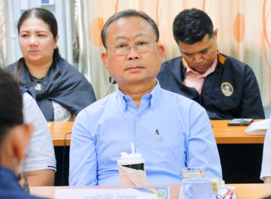 ตรวจเยี่ยมและรับฟังปัญหาของสมาชิกสหกรณ์นิคมประมงนครศรีธรรมราช จำกัด ณ จุดรวบรวมผลผลิตของสมาชิกสหกรณ์ โดยรับทราบถึงปัญหาความเดือดร้อนในเรื่องของการต่อทะเบียนเกษตรกรผู้เพาะเลี้ยงสัตว์น้ำของสมาชิกสหกรณ์ รวมทั้งเรื่องการขออนุญาตการเข้าทำประโยชน์ในที่ดินและติ ... พารามิเตอร์รูปภาพ 12
