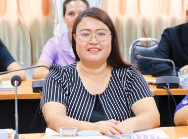 ตรวจเยี่ยมและรับฟังปัญหาของสมาชิกสหกรณ์นิคมประมงนครศรีธรรมราช จำกัด ณ จุดรวบรวมผลผลิตของสมาชิกสหกรณ์ โดยรับทราบถึงปัญหาความเดือดร้อนในเรื่องของการต่อทะเบียนเกษตรกรผู้เพาะเลี้ยงสัตว์น้ำของสมาชิกสหกรณ์ รวมทั้งเรื่องการขออนุญาตการเข้าทำประโยชน์ในที่ดินและติ ... พารามิเตอร์รูปภาพ 16