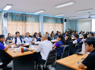 ตรวจเยี่ยมและรับฟังปัญหาของสมาชิกสหกรณ์นิคมประมงนครศรีธรรมราช จำกัด ณ จุดรวบรวมผลผลิตของสมาชิกสหกรณ์ โดยรับทราบถึงปัญหาความเดือดร้อนในเรื่องของการต่อทะเบียนเกษตรกรผู้เพาะเลี้ยงสัตว์น้ำของสมาชิกสหกรณ์ รวมทั้งเรื่องการขออนุญาตการเข้าทำประโยชน์ในที่ดินและติ ... พารามิเตอร์รูปภาพ 5